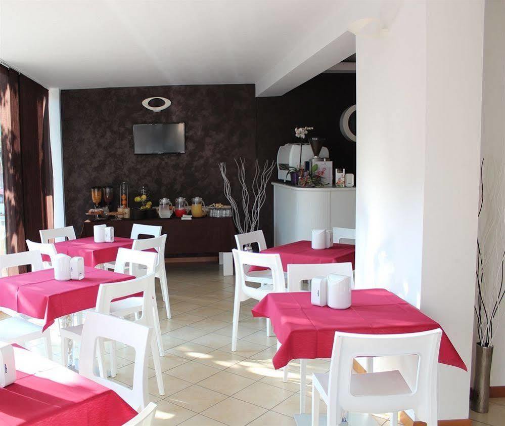 Residence Cigno Rimini Exterior photo